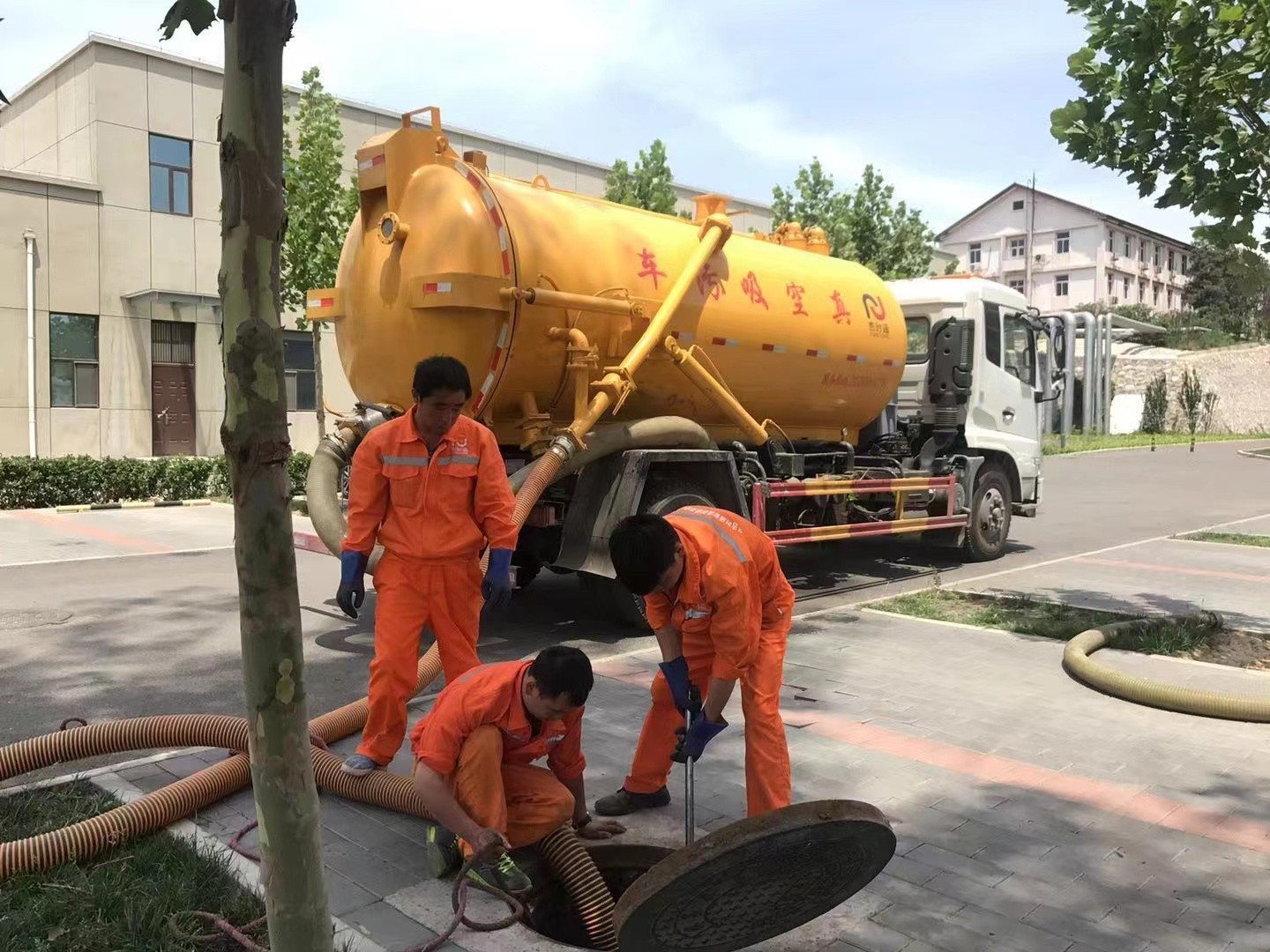 天心化粪池清理与5-8吨吸粪车施工效率分析